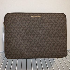 Euc Michael Kors Padded Laptop Case